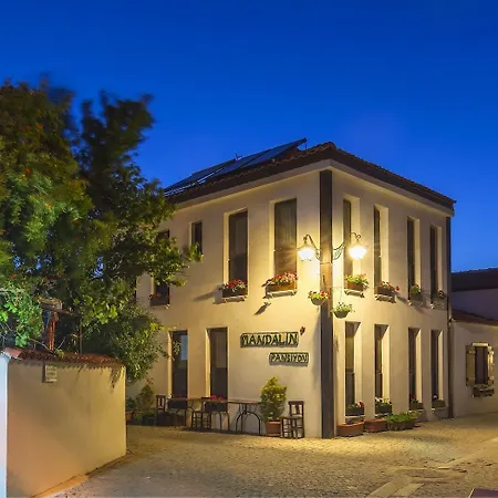 Mandalin Bed & Breakfast 3*